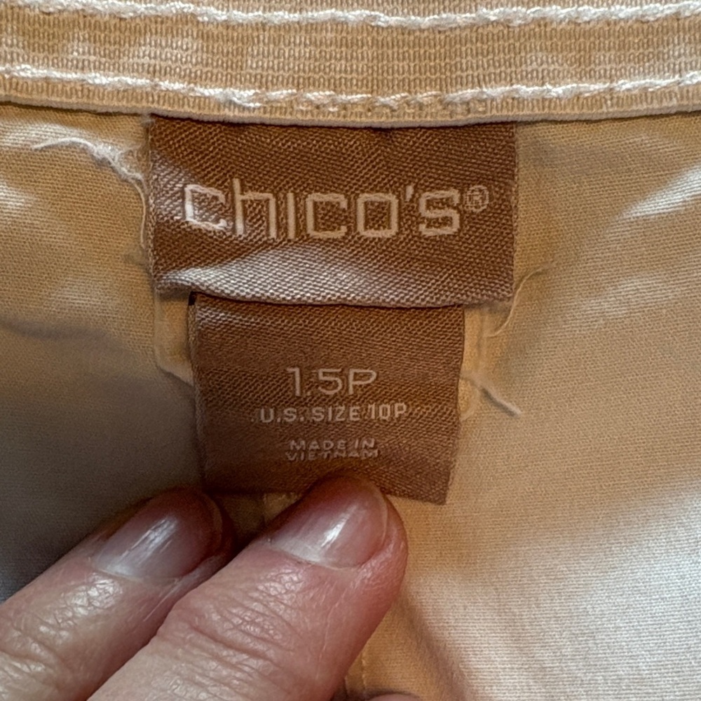 Chico's White Cargo Capris for Women Size 1.5P - Picture 3 of 9